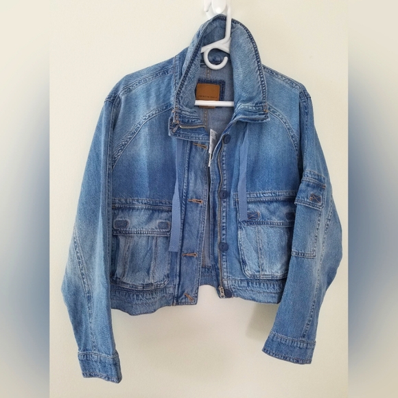 NWT American Eagle Dreamy Drape Stretch Cargo Cropped Denim Jacket - Picture 2 of 7